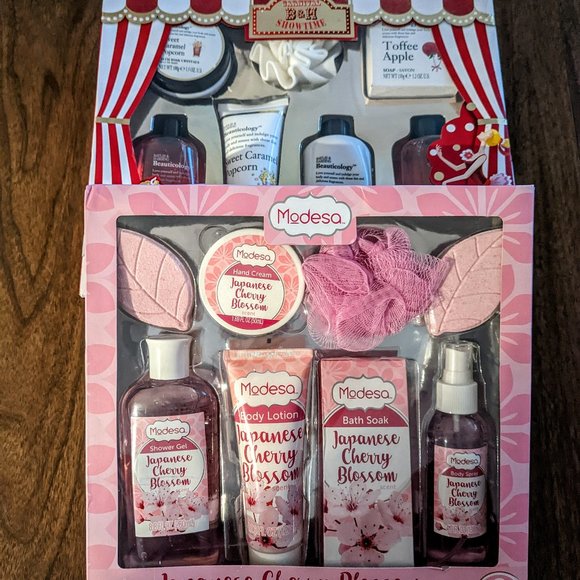 NWOT Bundle of two (2) gift box sets - Picture 2 of 11